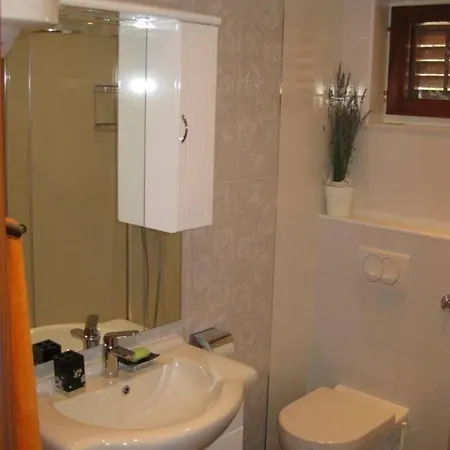 Fuer 4 Personen Ca 45 Qm In Srima, Dalmatien Norddalmatien - B60464